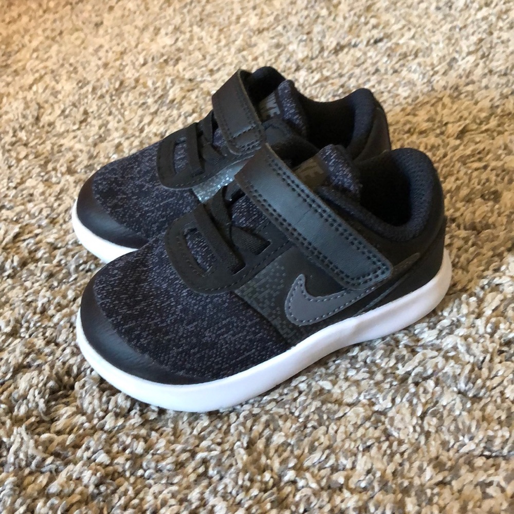 Nike Tennis shoes